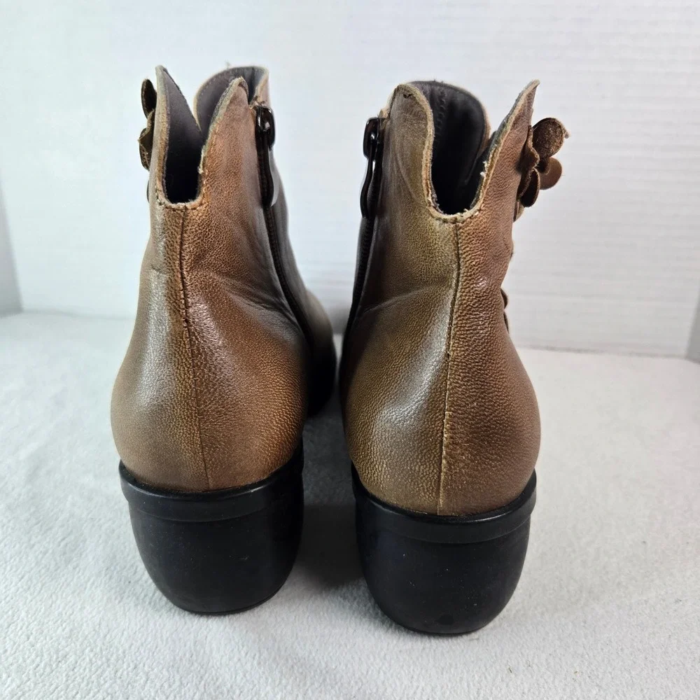 Socofy tan handmade soft leather floral ankle boots Booties. Size 37 (US 7)‎
